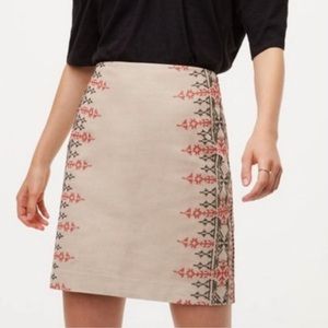 Loft skirt with stitching detail up side